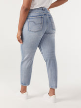 Load image into Gallery viewer, Straight Leg Jeans
