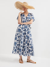 Load image into Gallery viewer, The Seam Detail Print Skirt
