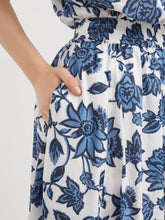 Load image into Gallery viewer, The Seam Detail Print Skirt
