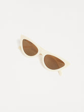 Load image into Gallery viewer, The Kiss Kiss Sunglasses
