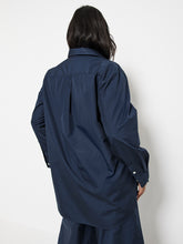 Load image into Gallery viewer, The Cotton Curved Hem Shirt
