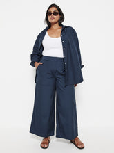 Load image into Gallery viewer, The Cotton Curved Hem Shirt
