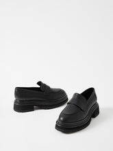 Load image into Gallery viewer, The Becca Leather Loafer
