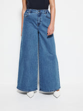 Load image into Gallery viewer, Elasticated Wide Leg Jean
