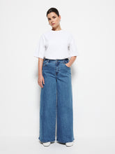 Load image into Gallery viewer, Elasticated Wide Leg Jean
