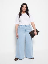 Load image into Gallery viewer, Elasticated Wide Leg Jean
