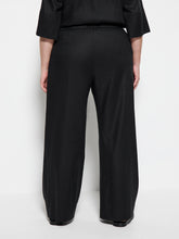 Load image into Gallery viewer, Pull On Pleat Front Pant
