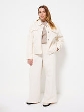 Load image into Gallery viewer, Side Pocket Jean
