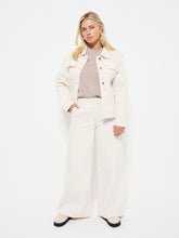 Load image into Gallery viewer, Side Pocket Jean
