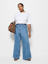 Load image into Gallery viewer, Side Pocket Jean
