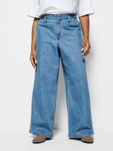 Load image into Gallery viewer, Side Pocket Jean
