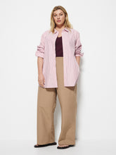 Load image into Gallery viewer, Good Earth Cotton Demi Shirt
