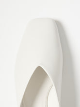 Load image into Gallery viewer, Sana Leather Flat
