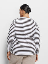 Load image into Gallery viewer, Sarah Long Sleeve Tee
