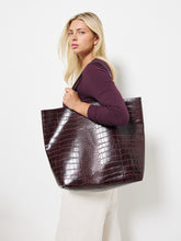 Load image into Gallery viewer, Stella Tote
