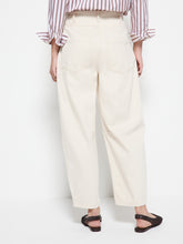 Load image into Gallery viewer, Barrel Denim Jean
