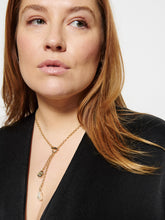 Load image into Gallery viewer, Gigi Pearl Necklace
