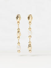 Load image into Gallery viewer, Gigi Pearl Earrings
