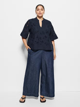 Load image into Gallery viewer, Audra Top
