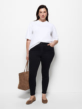 Load image into Gallery viewer, Skinny Leg Jean
