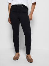 Load image into Gallery viewer, Skinny Leg Jean
