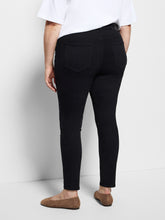 Load image into Gallery viewer, Skinny Leg Jean
