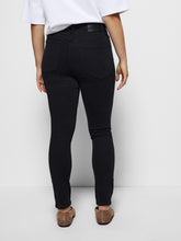 Load image into Gallery viewer, Skinny Leg Jean
