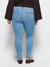 Load image into Gallery viewer, Skinny Leg Jean
