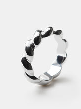 Load image into Gallery viewer, Audrey Twist Ring

