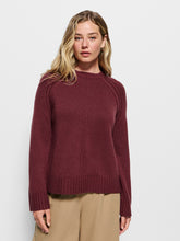 Load image into Gallery viewer, Woman wearing a maroon sweater against a white background Heather Knit Comonry
