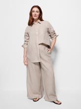 Load image into Gallery viewer, Pocket Linen Shirt
