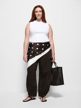 Load image into Gallery viewer, Vera Printed Scarf

