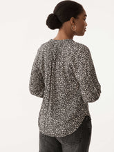Load image into Gallery viewer, The Long Sleeve Pleat Detail Blouse
