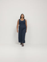 Load and play video in Gallery viewer, The Flat Front Linen Pant
