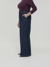 Load and play video in Gallery viewer, Side Pocket Jean
