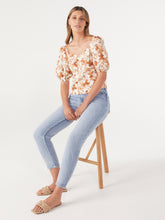 Load image into Gallery viewer, The Linen Puff Sleeve Print Top
