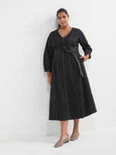 Load image into Gallery viewer, The Seamed Stretch Cotton Dress
