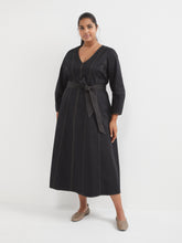 Load image into Gallery viewer, The Seamed Stretch Cotton Dress
