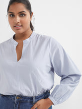 Load image into Gallery viewer, The Cotton Crinkle Vent Neck Top
