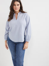 Load image into Gallery viewer, The Cotton Crinkle Vent Neck Top
