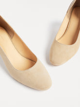 Load image into Gallery viewer, The Meredith Pump
