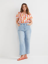 Load image into Gallery viewer, The Linen V-Neck Print Top
