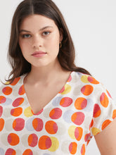 Load image into Gallery viewer, The Linen V-Neck Print Top
