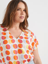 Load image into Gallery viewer, The Linen V-Neck Print Top
