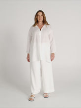 Load and play video in Gallery viewer, The Linen Tunic Shirt
