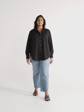 Load and play video in Gallery viewer, The Essential Cotton Shirt

